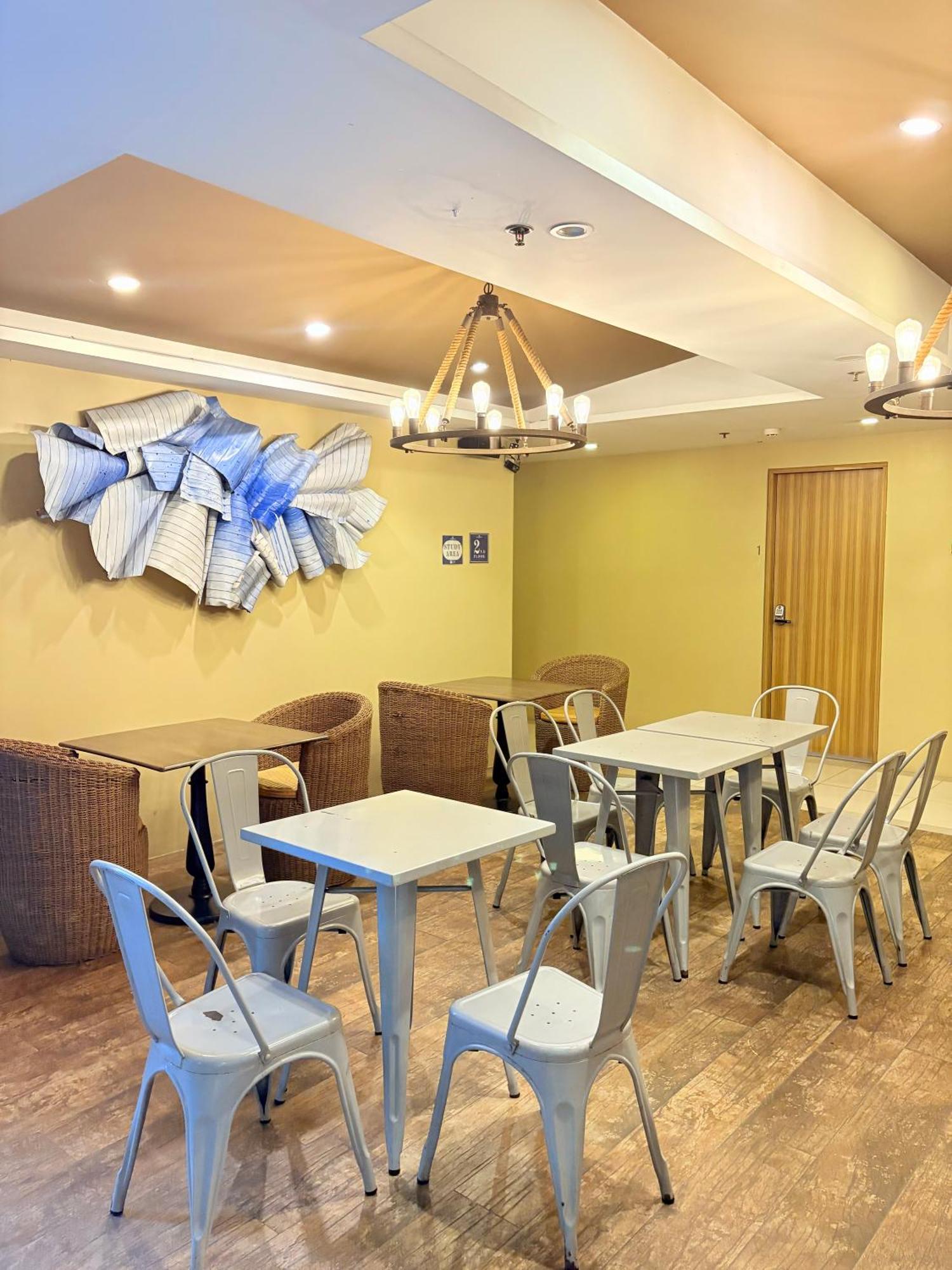 Pacific Park Hotel Quezon City Exterior photo
